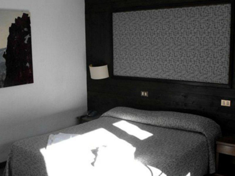 Hotel I Larici バルドネッキア エクステリア 写真