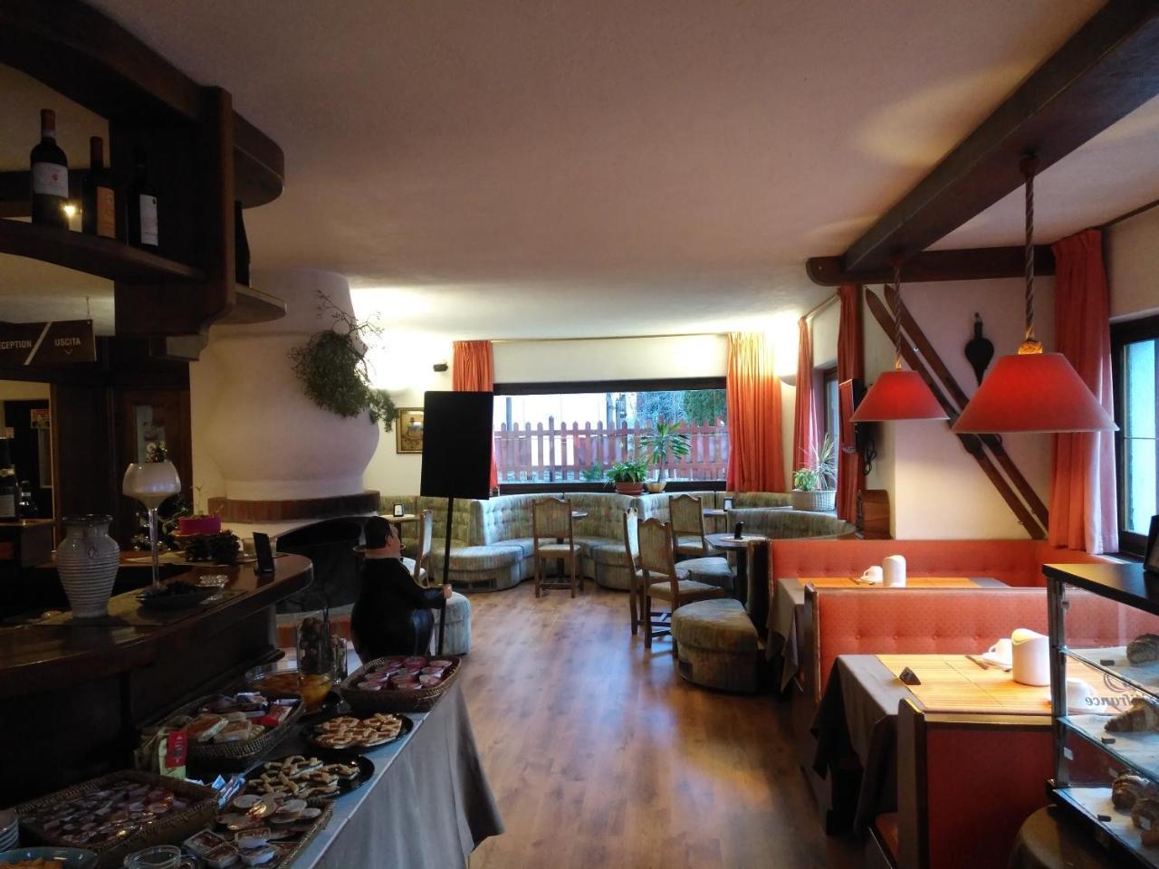 Hotel I Larici バルドネッキア エクステリア 写真
