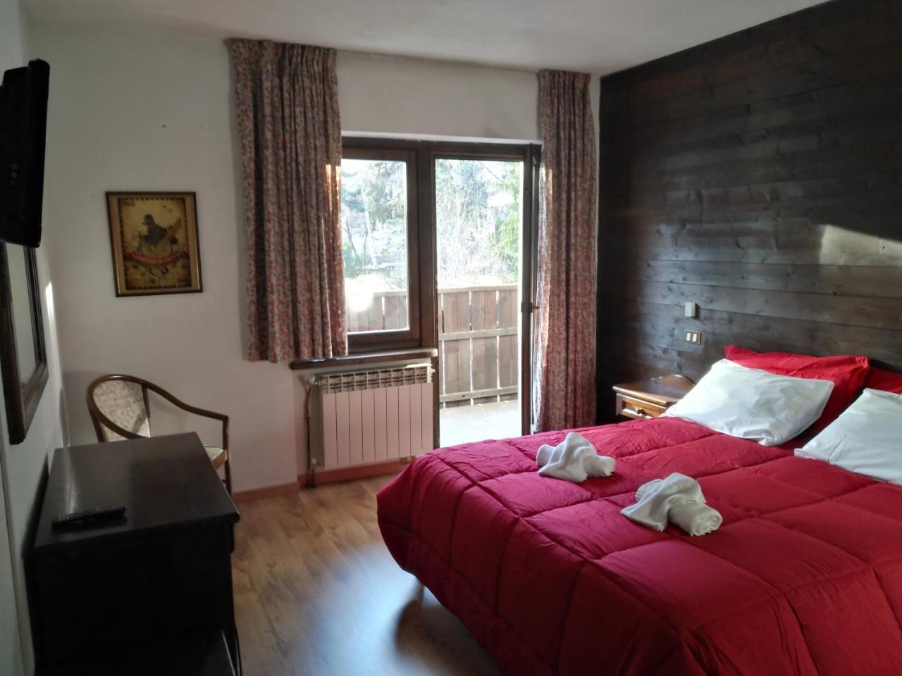 Hotel I Larici バルドネッキア エクステリア 写真