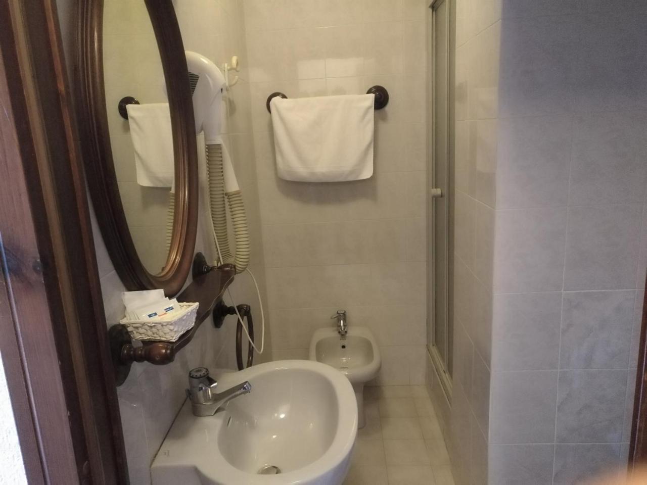 Hotel I Larici バルドネッキア エクステリア 写真