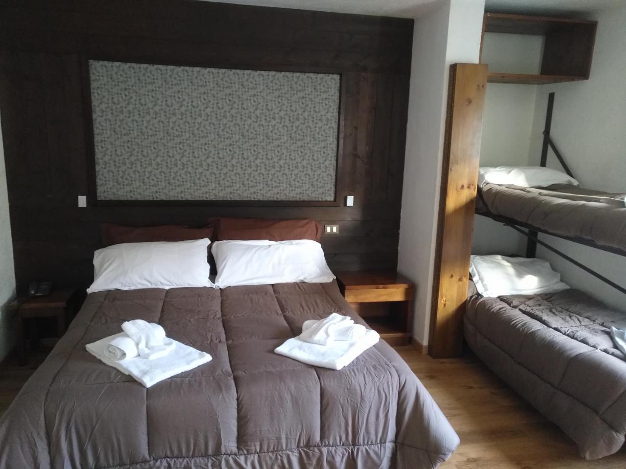 Hotel I Larici バルドネッキア エクステリア 写真